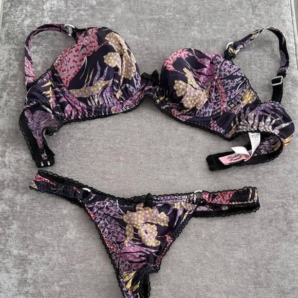Agent Provocateur Other - Agent Provocateur Floral Print Women's Bikini Set: Top 34C / bottoms size 2